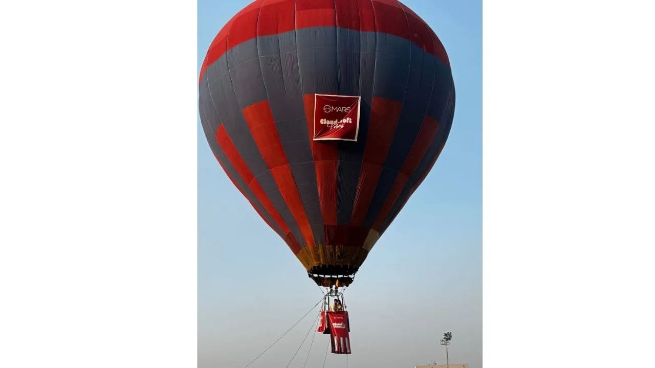 MARS Cosmetics unveils ‘Cloud Kiss’ lipstick with hot air balloon activation